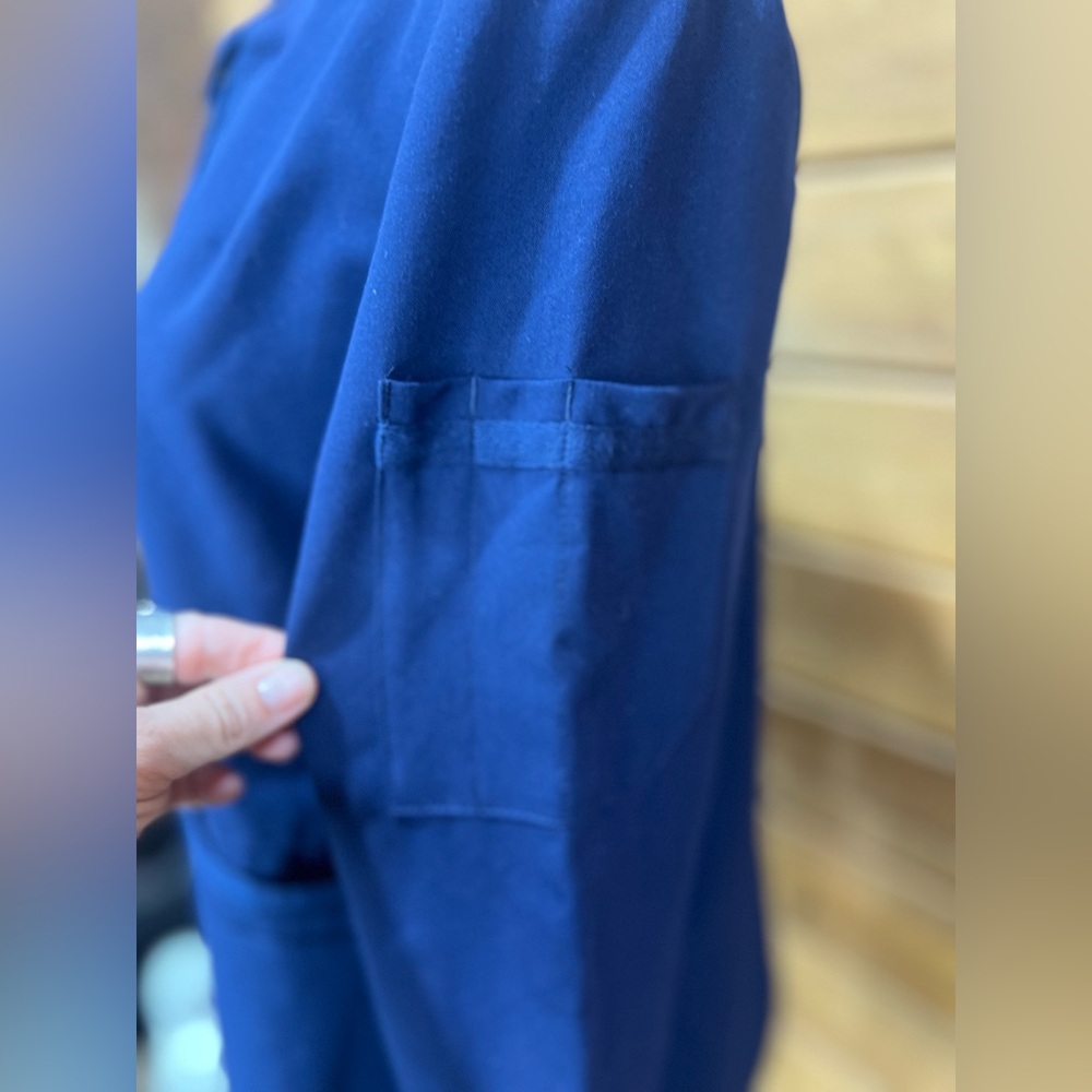 FIGS Matching Set Bellery Scrub Jacket + Kade Pants Set — Navy — Women’s Small - Picture 7 of 16